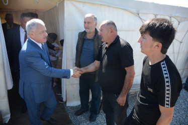 Rayon rəhbəri Birinci Qarabağ müharibəsi əlilinin övladının yas mərasimində iştirak edib