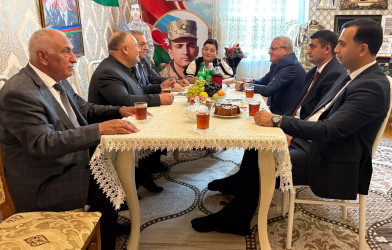 Tərtər Rayon İcra Hakimiyyətinin başçısı 27 Sentyabr – Anım Günü ilə əlaqədar Vətən müharibəsi şəhidi Şirinli Nurlanın ailəsini ziyarət edib