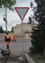 Tərtərdə yol nişanları bərpa olunur