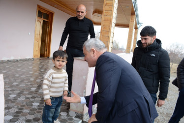 İcra başçısı Vətən müharibəsi əlili Məhəmməd Əhmədovun ailəsini ziyarət edib