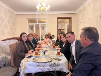 8 noyabr - Zəfər Gününün beşinci ildönümü ilə əlaqədar Vətən Müharibəsi şəhidi Hüseynov Elnurun ailəsi ziyarət edilib