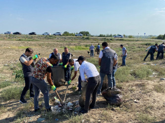 “Yaşıl dünya naminə həmrəylik ili” çərçivəsində növbəti təmizlik aksiyası Tərtər Suqovuşan avtomobil yolunun ətrafında keçirilib