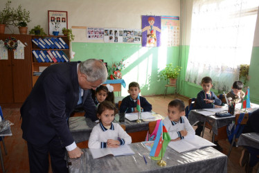 İcra başçısı Hacıqərvənd kənd tam orta məktəbində mövcud şəraitlə tanış olub