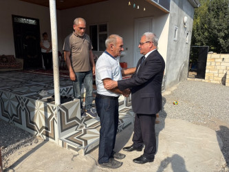 Tərtər Rayon İcra Hakimiyyətinin başçısı 27 Sentyabr – Anım Günü ilə əlaqədar şəhid Məftun Əhmədzadənin ailəsini ziyarət edib