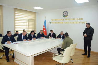 Rayon rəhbəri və Milli Məclisin deputatı vətəndaşların müraciətlərini dinləyiblər