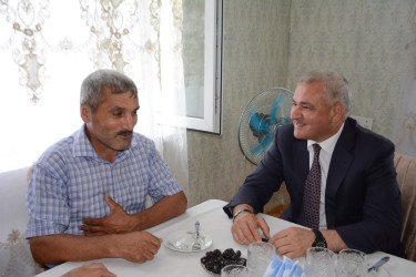 İcra başçısı Birinci Qarabağ müharibəsi əlili Tofiq Quluyevi ziyarət edib