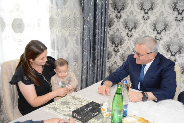 Rayon rəhbəri “Konstitusiya və Suverenlik İli” çərçivəsində Antiterror şəhidi Cavid Səfərovun ailəsini ziyarət edib