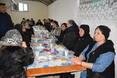 Rayon rəhbəri şəhid anasının yas mərasimində iştirak edib