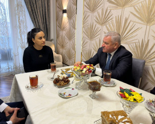 İcra başçısı Borsunlu kəndindən olan şəhid Əsgərov Nofəlin ailə üzvlərini ziyarət edib