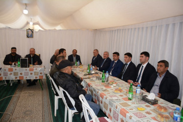 Rayon rəhbəri 2-ci dərəcəli Vətən Müharibəsi əlili Cəsarət Haqverdiyevin atasının yas mərasimində iştirak edib
