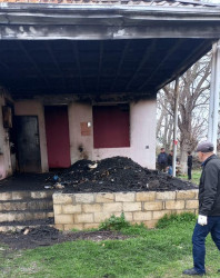 İcra başçısı Yuxarı Sarıcalı kəndində evi yanan ailəni ziyarət edib