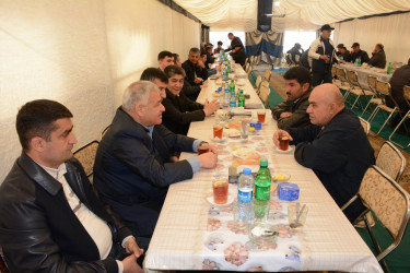 Rayon rəhbəri şəhid anasının yas mərasimində iştrak edib