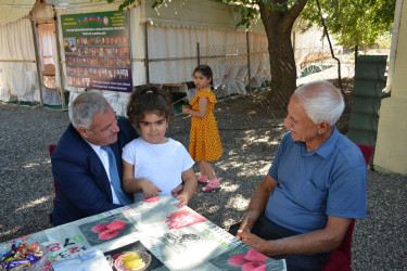 Rayon rəhbəri mülki şəhid qardaşlar Xaliq və Elşən Abbasovların  ailəsini ziyarət edib