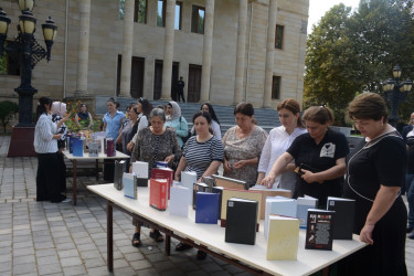 Tərtər şəhərində “Konstitusiya və Suverenlik İli”nə həsr olunmuş kitab sərgisi təşkil edilib