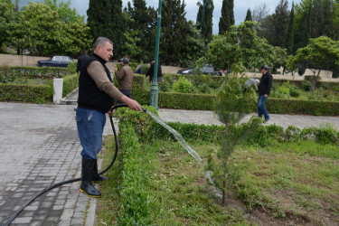 Tərtərdə “Şəhərsalma və Memarlıq İli” çərçivəsində Ulu Öndərin anadan olmasının 103-cü ildönümü ilə əlaqədar ağacəkmə aksiyası keçirilib