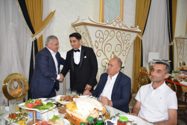 Rayon rəhbəri şəhid övladının toy şənliyində iştirak edib