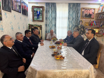 Tərtər Rayon İcra Hakimiyyətinin başçısı 27 Sentyabr – Anım Günü ilə əlaqədar Vətən müharibəsi şəhidi Aslan Hüseynovun ailəsini ziyarət edib