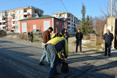 Tərtər şəhərində daha bir küçəyə asfalt örtüyü salınır