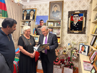 Tərtər Rayon İcra Hakimiyyətinin başçısı 27 Sentyabr – Anım Günü ilə əlaqədar Vətən müharibəsi şəhidi Mirzəli Rəşadın ailəsini ziyarət edib