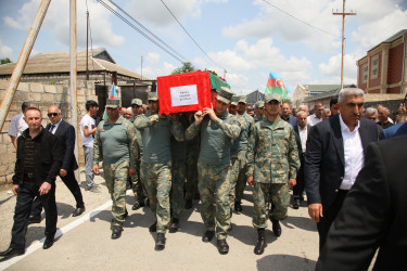32 il əvvəl itkin düşən şəhid Rəşadət Piriyev Bərdədə dəfn edilib