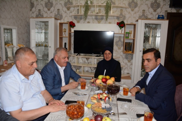 Rayon rəhbəri Milli Məclisin deputatı Anar Məmmədovla birlikdə şəhid,  3-cü dərəcəli “Vətənə xidmətə görə” ordenli Məmmədli Turalın ailəsini ziyarət edib