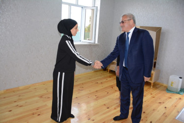 Rayon rəhbəri “Konstitusiya və Suverenlik İli” çərçivəsində Köçərli kəndindən olan şəhid ailələri ilə görüş keçirib