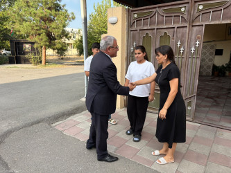 Tərtər Rayon İcra Hakimiyyətinin başçısı 27 Sentyabr – Anım Günü ilə əlaqədar Vətən müharibəsinin mülki şəhidi Anar Quliyevin ailəsini ziyarət edib