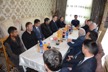 Rayon rəhbəri şəhid Tofiq Quliyevin ailəsini ziyarət edib