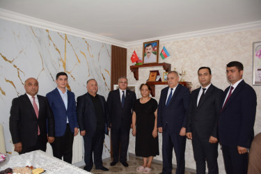 Tərtər Rayon İcra Hakimiyyətinin başçısı 27 Sentyabr – Anım Günü ilə əlaqədar Vətən müharibəsinin mülki şəhidi Vasif  Rüstəmovun ailəsini ziyarət edib