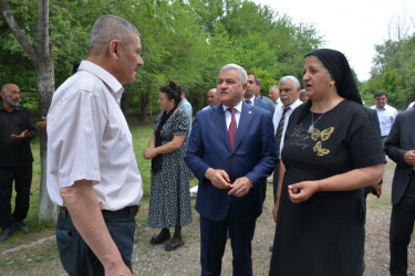 Rayon rəhbərinin Qaynaq kəndində növbəti səyyar qəbul-görüşü keçirilib