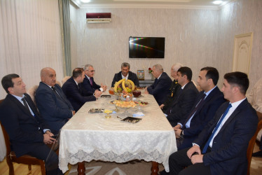 Rayon rəhbəri “Konstitusiya və Suverenlik İli” çərçivəsində Şəhid Fəqan Yaqubovun ailəsini ziyarət edib