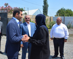 Rayon rəhbəri Milli Məclisin deputatı Anar Məmmədovla birlikdə şəhid,  3-cü dərəcəli “Vətənə xidmətə görə” ordenli Məmmədli Turalın ailəsini ziyarət edib
