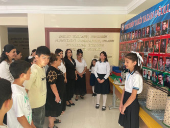 Tərtərdə Sülh aylığı çərçivəsində məktəblilərin əl işlərindən ibarət sərgi keçirilib