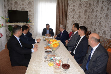 İcra başçısı Birinci Qarabağ müharibəsi əlili Rüstəm Əliyevi ziyarət edib