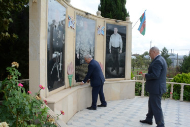 Rayon rəhbəri “Konstitusiya və Suverenlik İli” çərçivəsində Ələsgərli və Sarıcalı kəndindən olan şəhid ailələri və qazilərlə görüş keçirib
