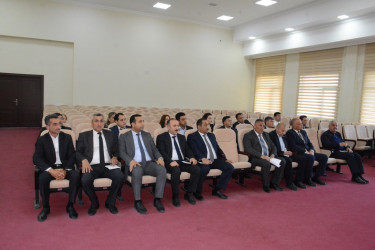 Rayon rəhbərinin sədrliyi ilə aparat müşavirəsi keçirilib