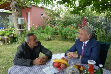 İcra başçısı şəhid atası Firqani Hacıyevi 50 illik yubileyi münasibəti ilə təbrik edib