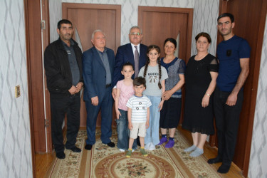 Rayon rəhbəri şəhid Tofiq Quliyevin ailəsini ziyarət edib