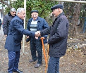 İcra başçısı daha bir qazi ailəsi ilə görüşüb