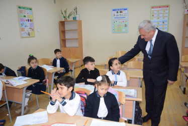 Rayon rəhbəri Xoruzlu kənd tam orta məktəbində mövcud şəraitlə tanış olub