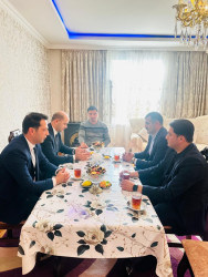 8 noyabr - Zəfər Gününün beşinci ildönümü ilə əlaqədar mülki şəhid Müzəffər Əliyevin ailəsi ziyarət edilib