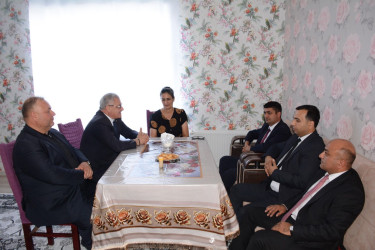 Tərtər Rayon İcra Hakimiyyətinin başçısı 27 Sentyabr – Anım Günü ilə əlaqədar Vətən müharibəsi şəhidi Məhərzadə Talehin ailəsini ziyarət edib