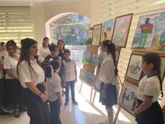 Tərtərdə Sülh aylığı çərçivəsində məktəblilərin əl işlərindən ibarət sərgi keçirilib