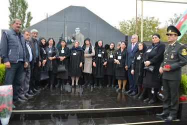 Sarov kəndində şəhid Şirinli Nurlan Qədir oğlunun xatirəsinə inşa edilmiş  abidənin açılışı olub