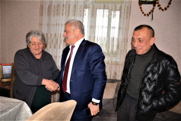 Rayon rəhbəri şəhid Elman Mehdiyevin ailəsini ziyarət edib