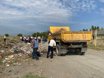 “Yaşıl dünya naminə həmrəylik ili” çərçivəsində növbəti təmizlik aksiyası Tərtər şəhəri, Şah İsmayıl Xətai küçəsində suvarma kanallarının ətrafında keçirilib