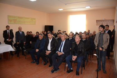 Rayon rəhbərinin növbəti səyyar-qəbul görüşü Yuxarı Sarıcalı kəndində keçirilib