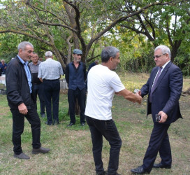 İcra başçısı şəhid ailəsinin yas mərasimində iştirak edib