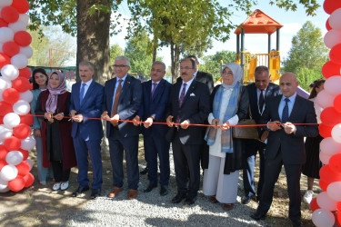 Tərtər rayonunun 5 məktəbində Türk Qızılay Cəmiyyəti tərəfindən quraşdırılan uşaq oyun meydançası istifadəyə verilib