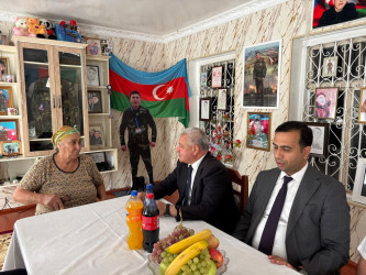 Tərtər Rayon İcra Hakimiyyətinin başçısı 27 Sentyabr – Anım Günü ilə əlaqədar Vətən müharibəsi şəhidi Mürşüd Əhmədzadənin ailəsini ziyarət edib